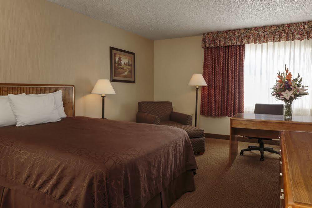 High Desert Inn Elko Buitenkant foto
