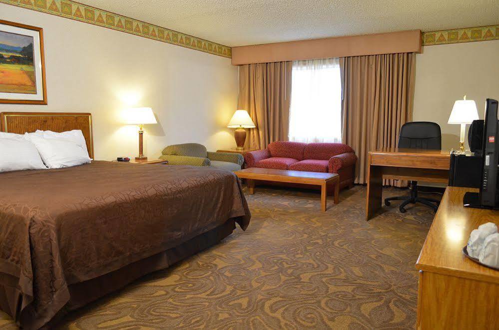 High Desert Inn Elko Buitenkant foto